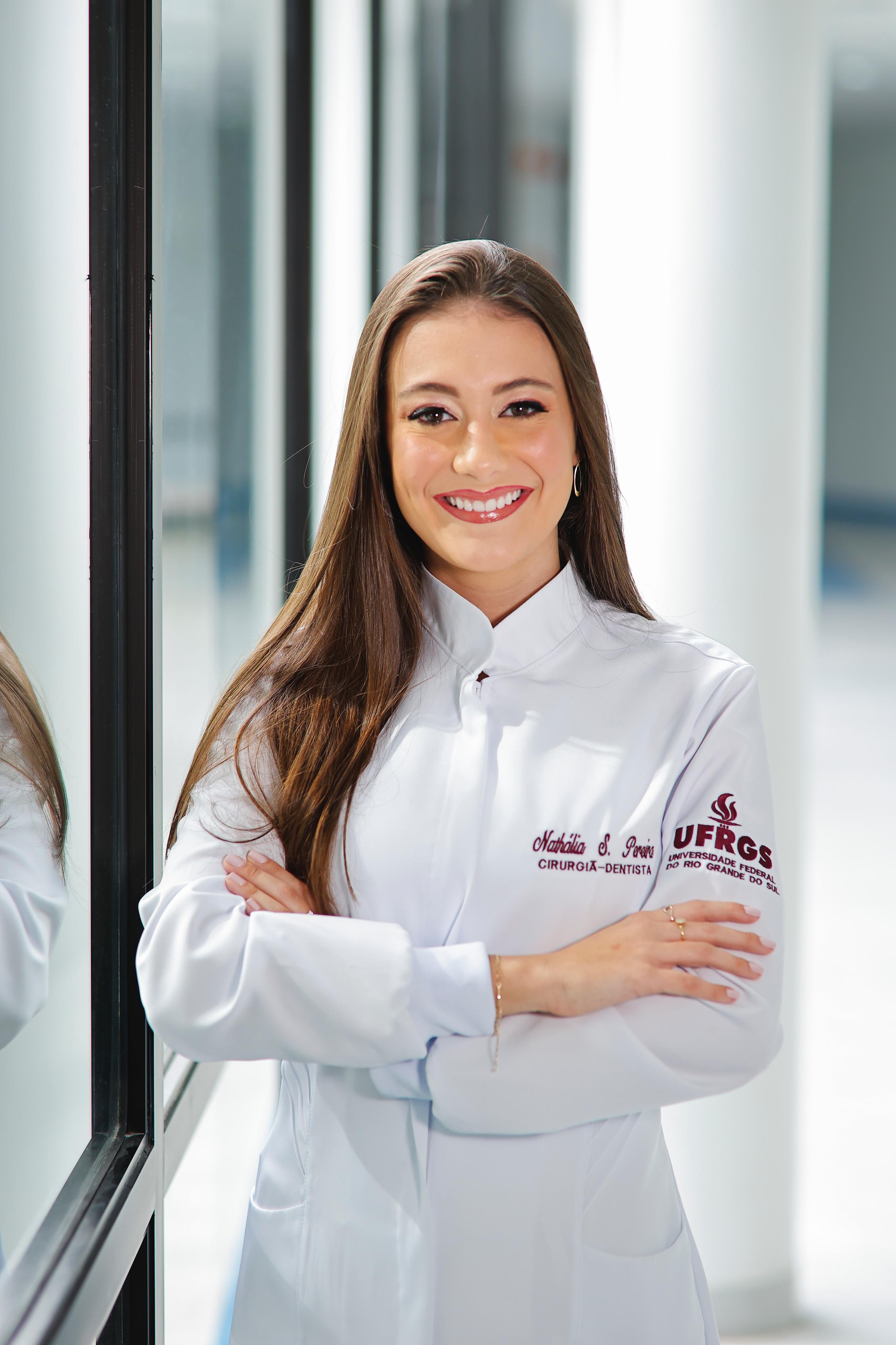 Dra. Nathália Pereira - Cirurgiã-Dentista